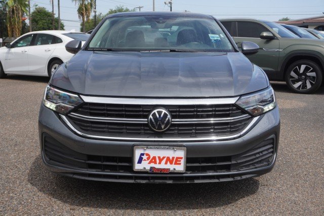 Used 2024 Volkswagen Jetta SE with VIN 3VW7M7BU9RM073015 for sale in Mission, TX