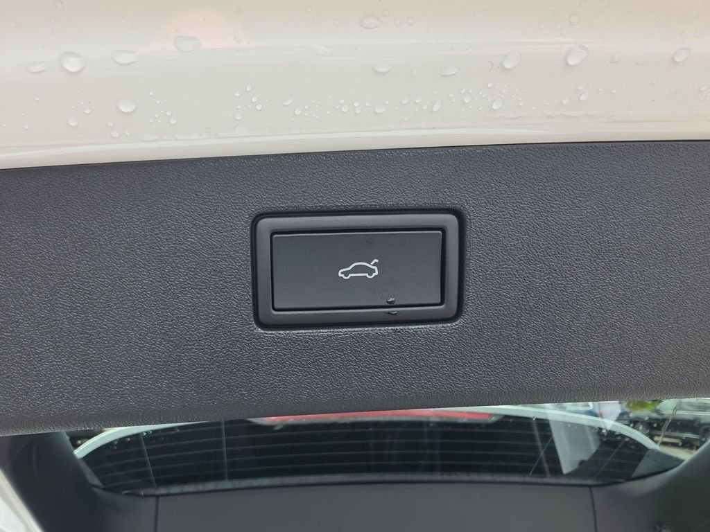 New 2026 White/off-white Volkswagen 2.0T SE image 14