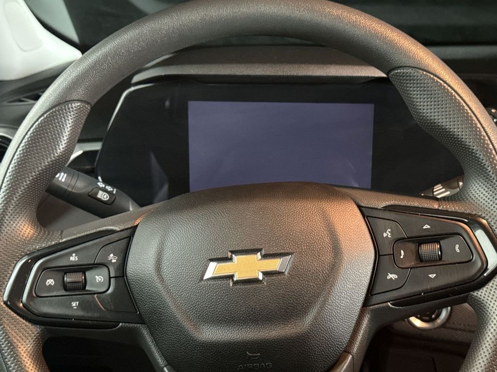 Used 2025 Sterling Gray Metallic Chevrolet LT image 20