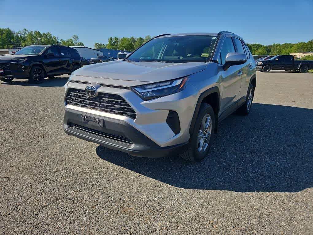 2024 Toyota RAV4 XLE AWD's photo
