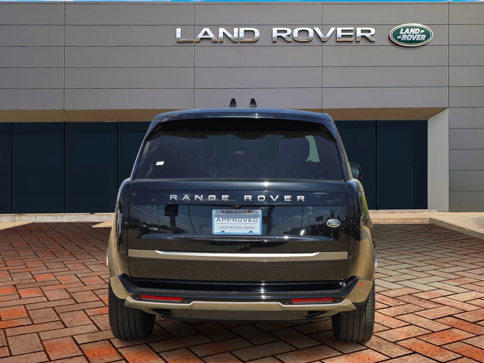 Used 2023 Black Land Rover SE image 5