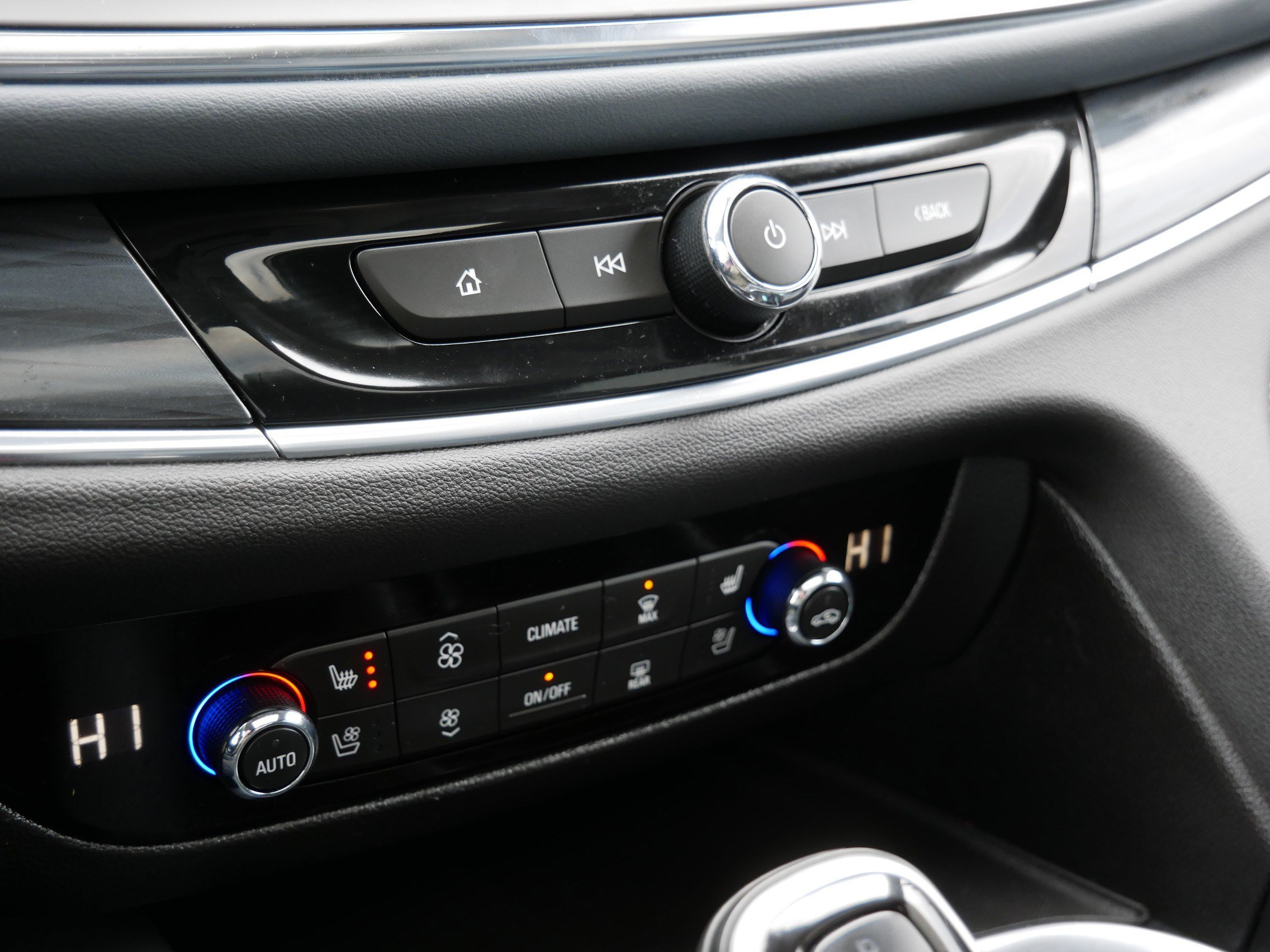 2021 Buick Enclave Premium - Photo 22