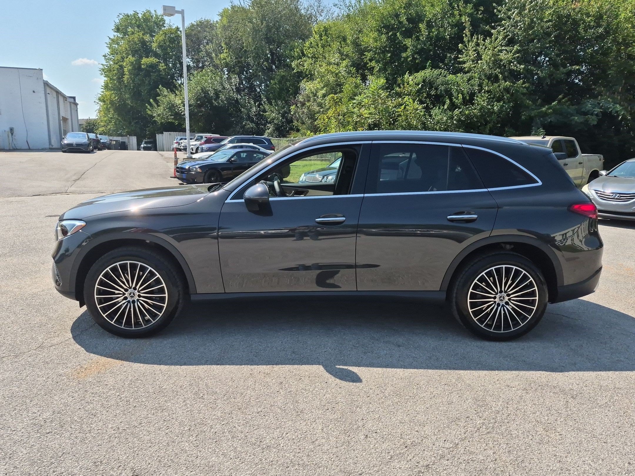 New 2027 Graphite Grey Metallic Mercedes-Benz GLC 300 image 41