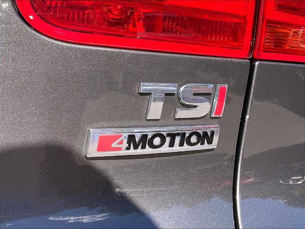 Used 2016 Pepper / Gray Volkswagen S image 26