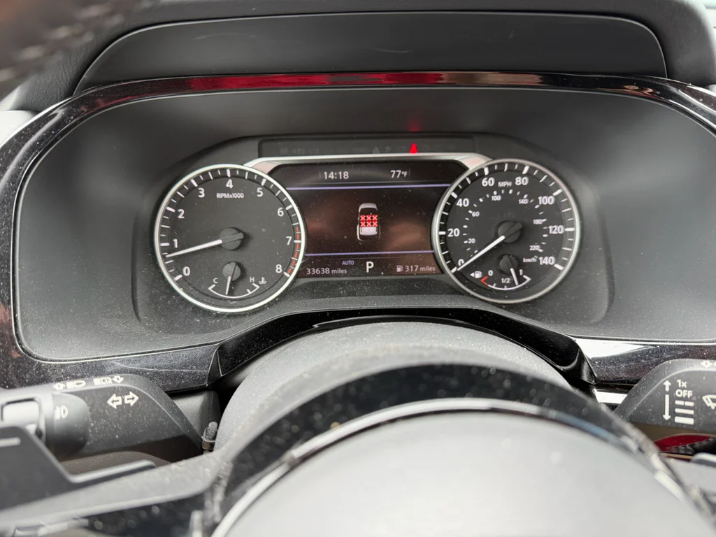Used 2022 Black Nissan SL 4WD image 10