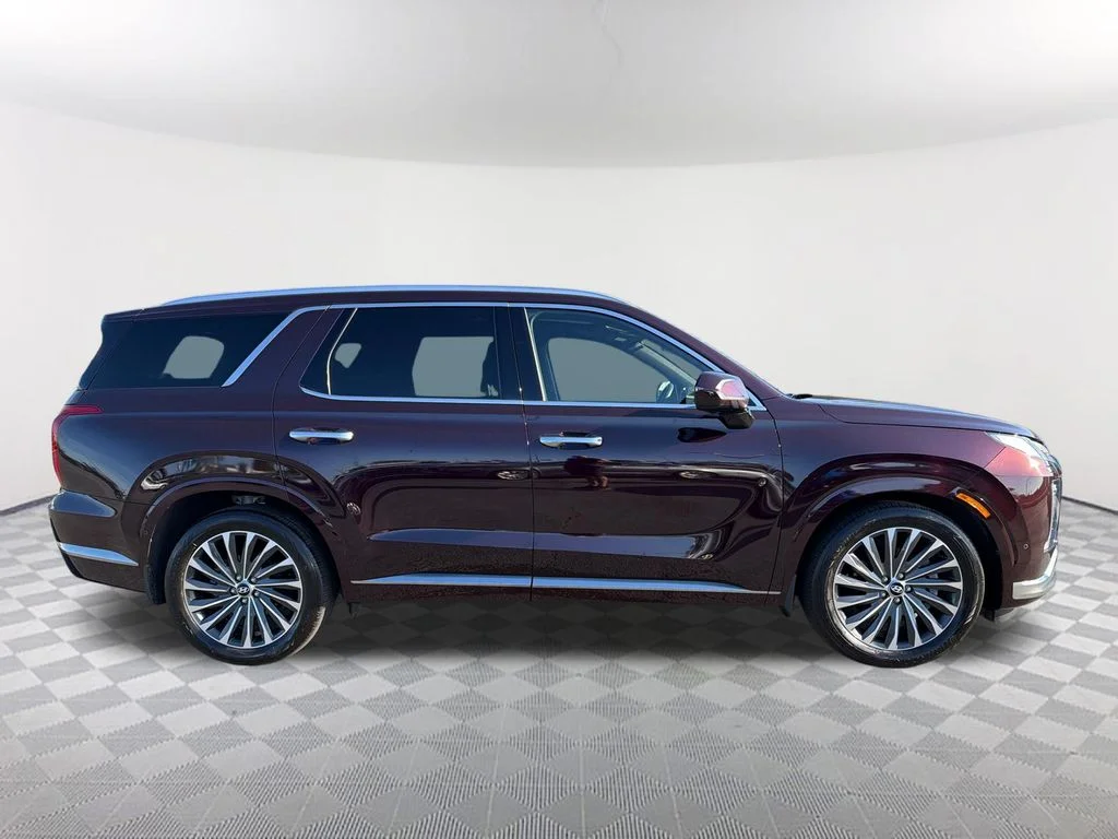Used 2024 Red Hyundai Calligraphy image 4