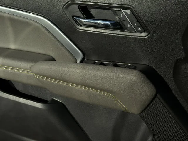 Used 2025 White Chevrolet ZR2 image 34