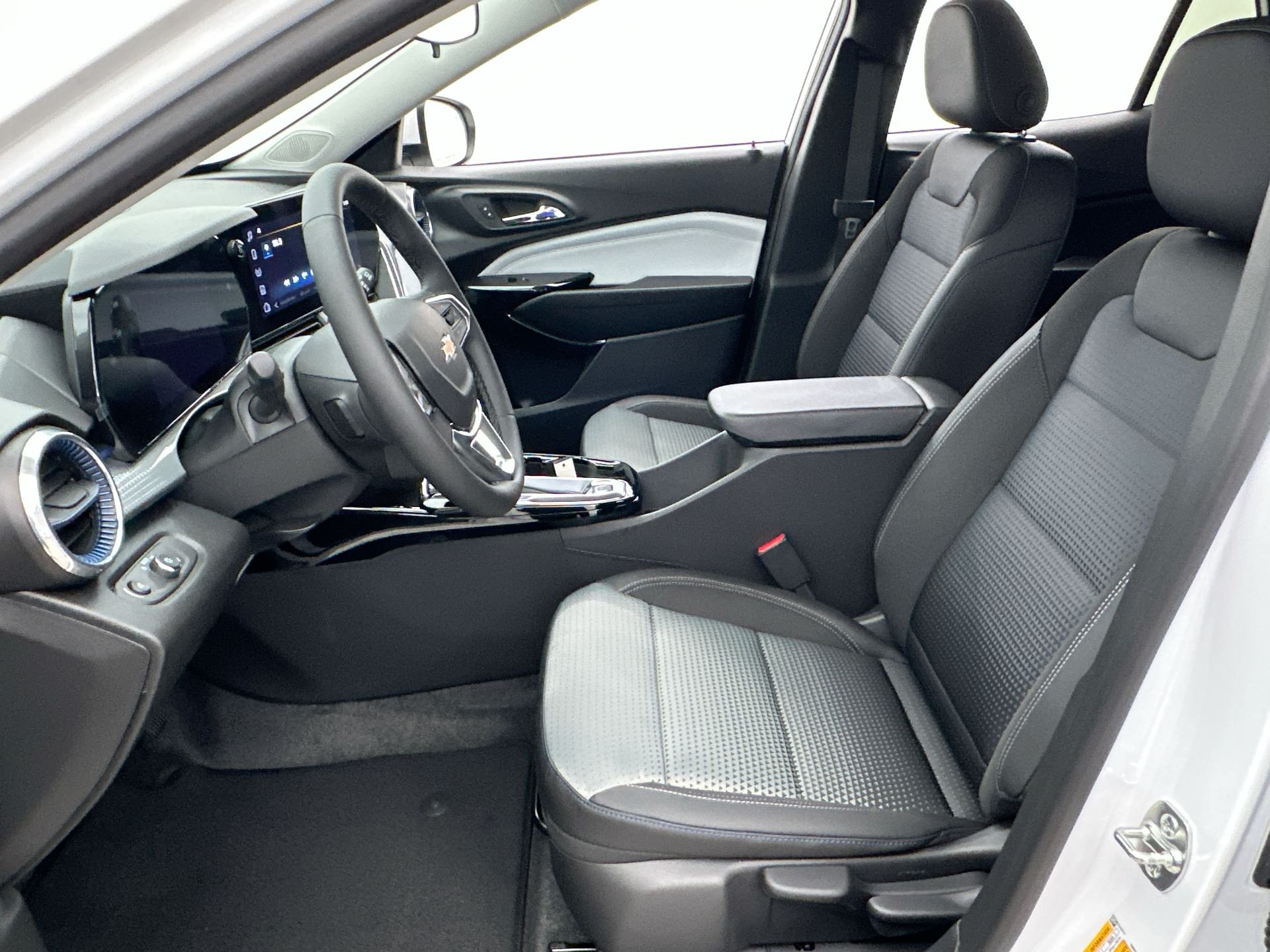 New 2026 Summit White Chevrolet LT image 63