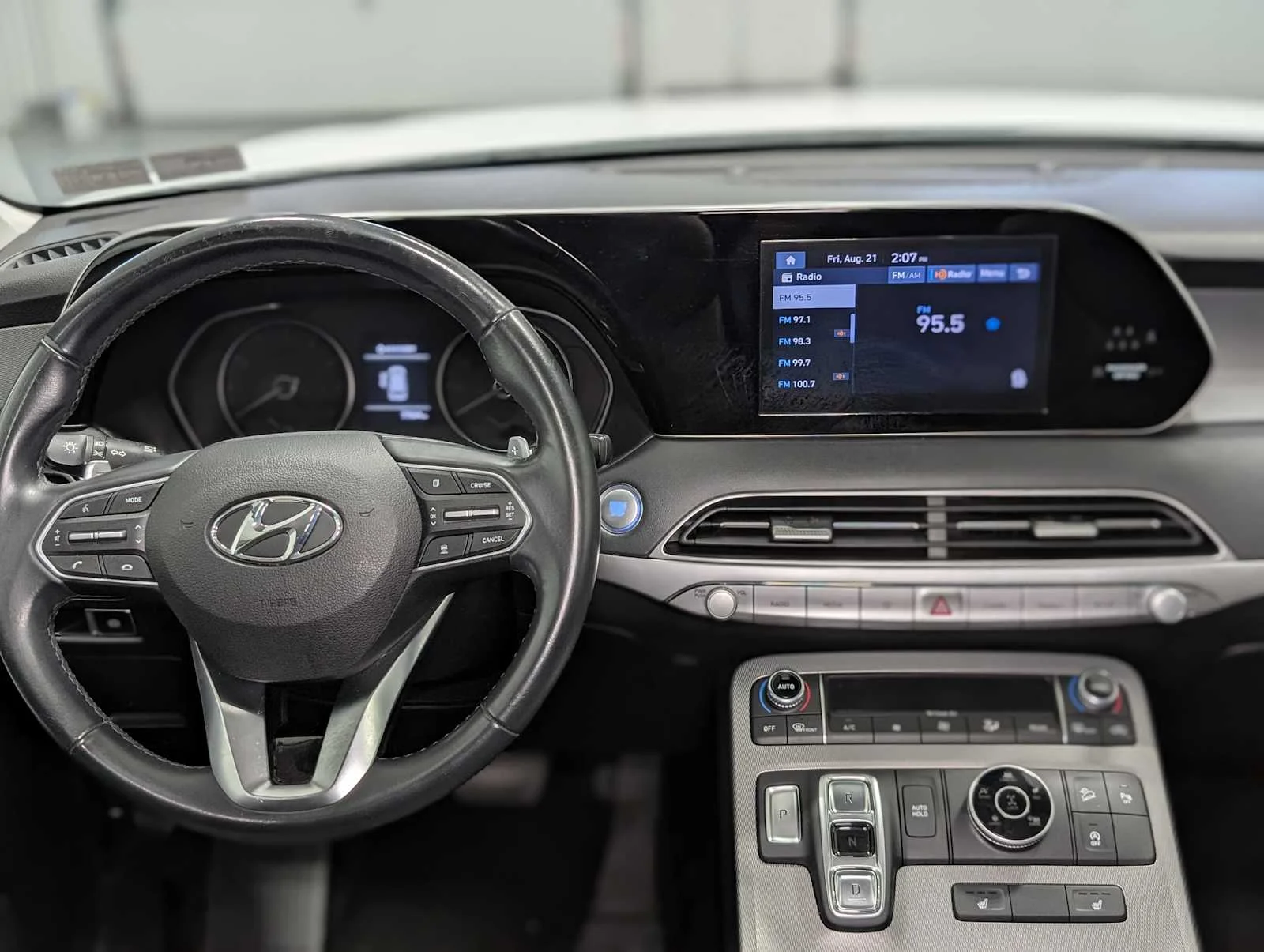 Used 2021 Hyper White Hyundai SEL image 5