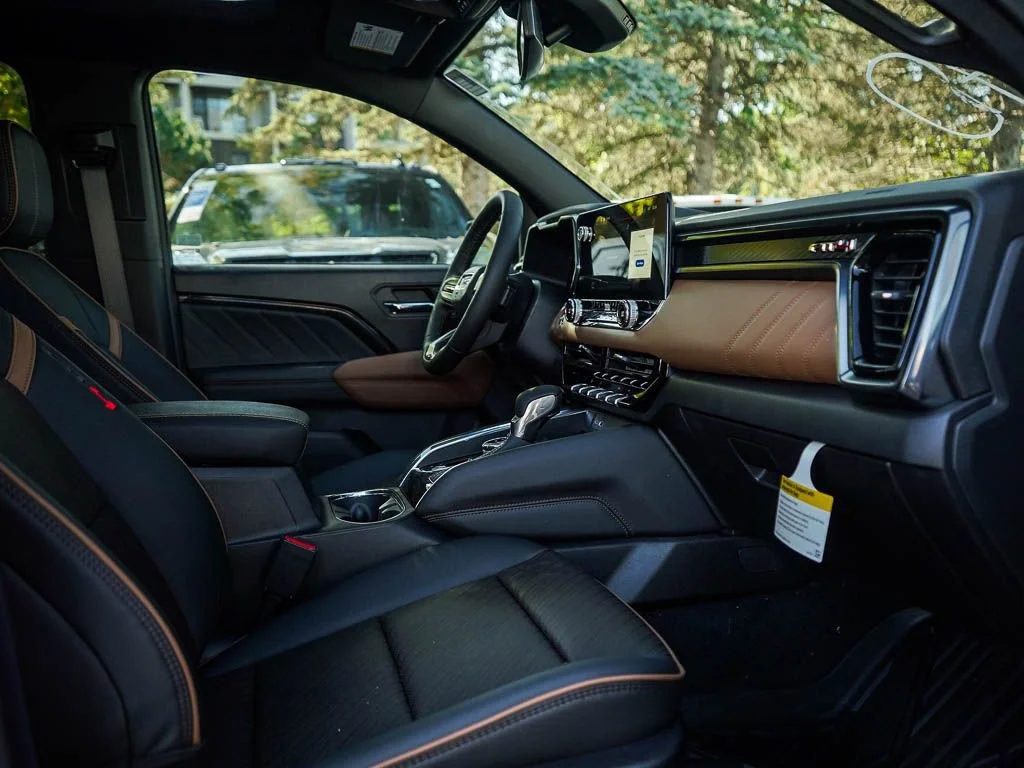 New 2026 Onyx Black GMC AT4 image 9