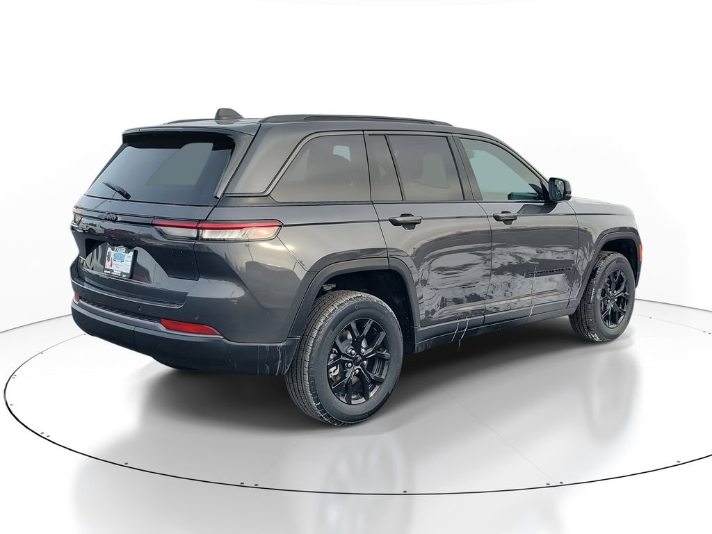 New 2026 Baltic Gray Metallic Clear-Coat Exterior Paint Jeep Altitude image 3