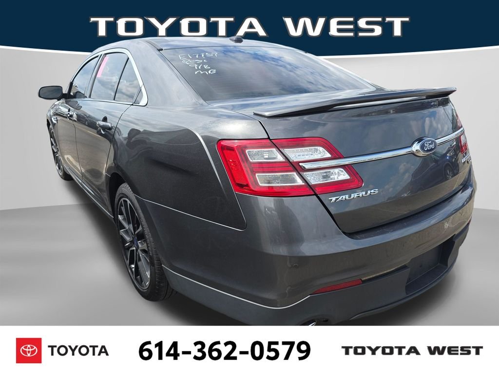Used 2019  Ford Limited image 3