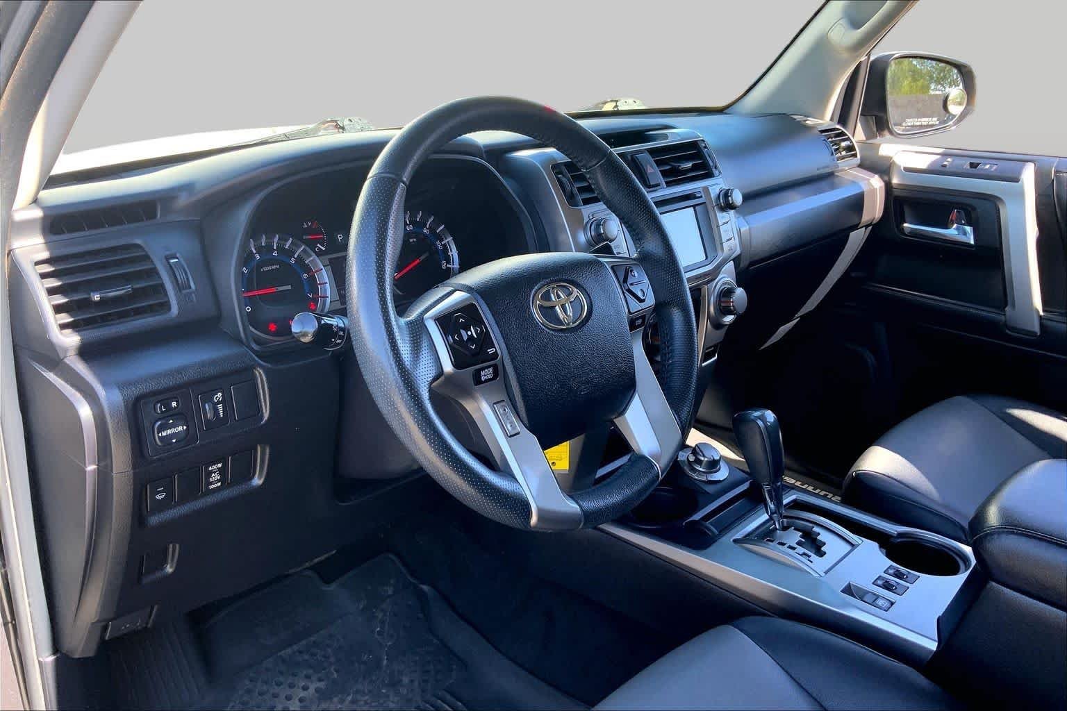 Used 2019 Magnetic Gray Metallic Toyota SR5 Premium image 15