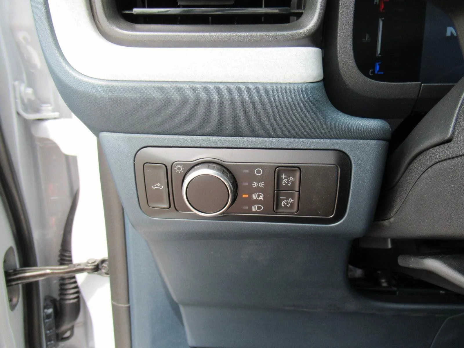 New 2026 Space White Metallic Ford XLT image 20