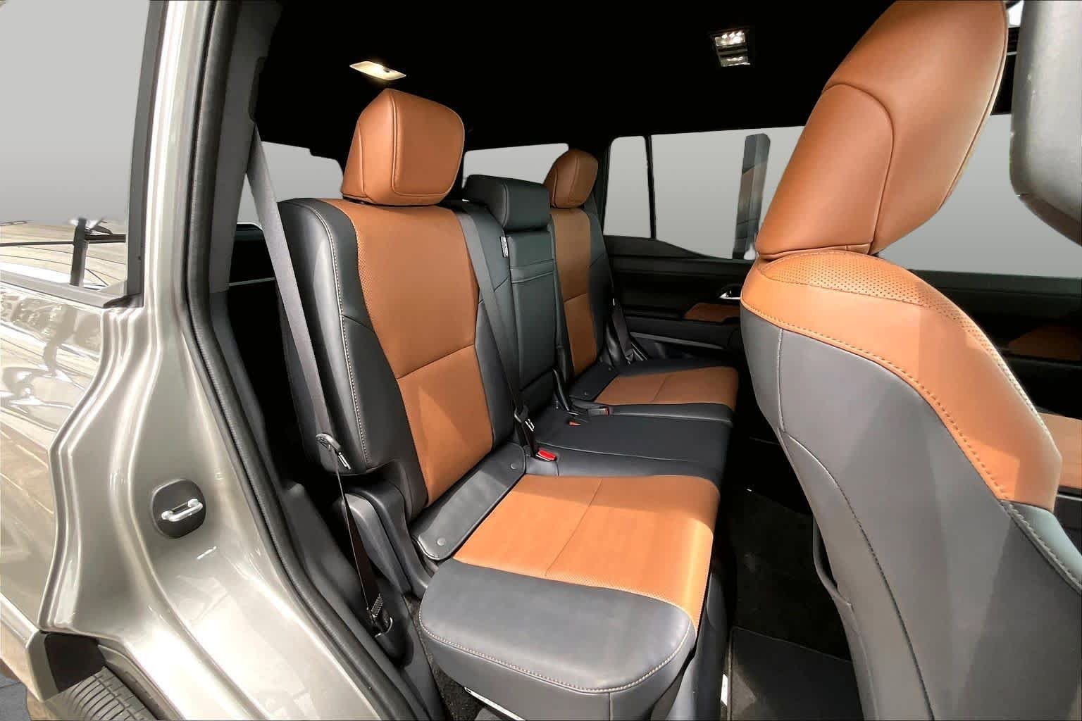 Used 2024 Atomic Silver Lexus Premium+ image 20