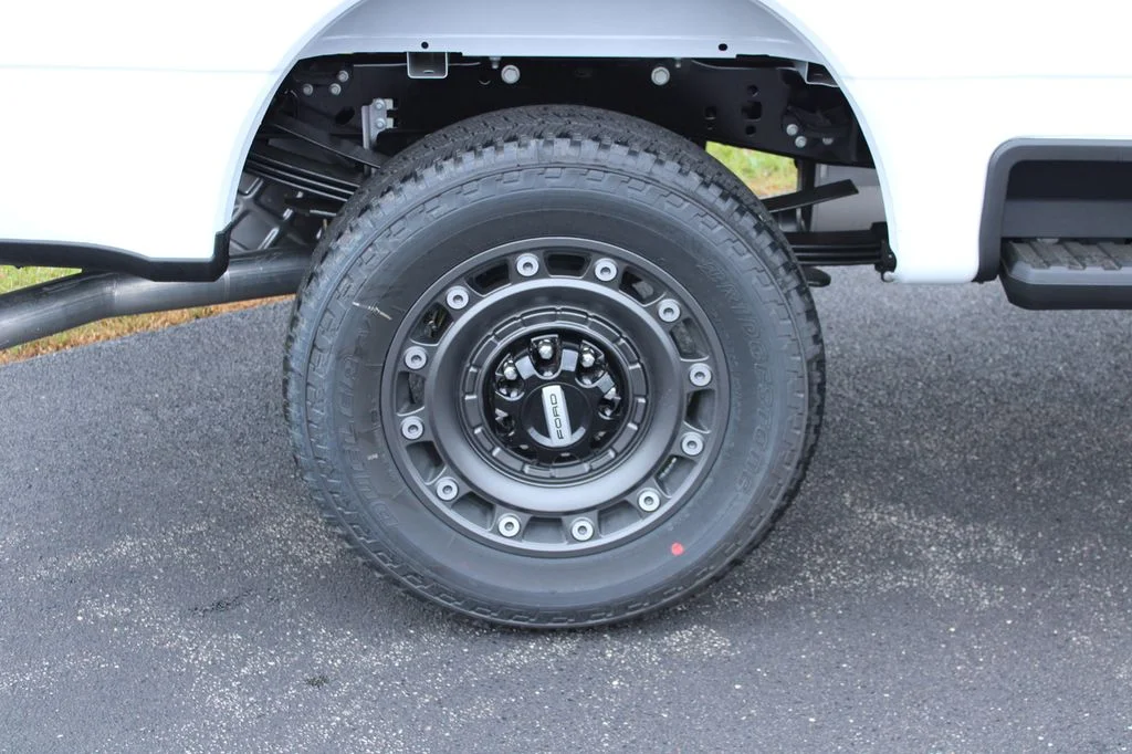 New 2027 Oxford White Ford F-350® XLT image 22