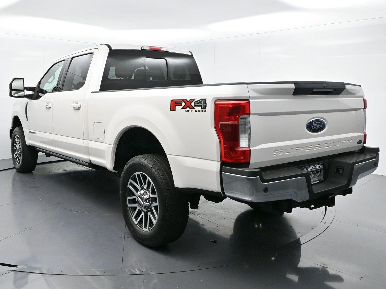 Used 2019 White Platinum Metallic Tri-Coat Ford Lariat image 5