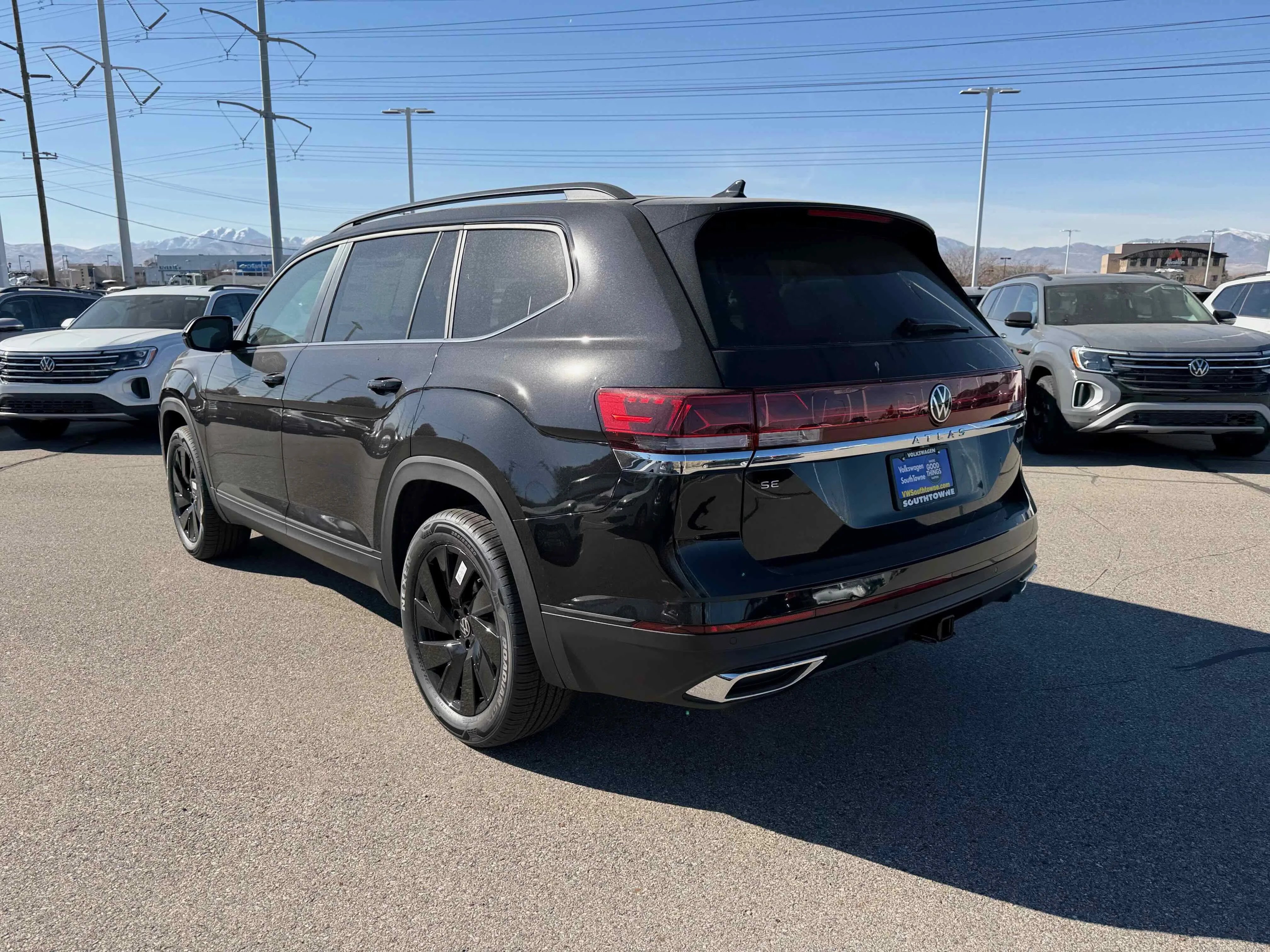 New 2026 Deep Black Volkswagen 2.0T SE w/Technology image 5