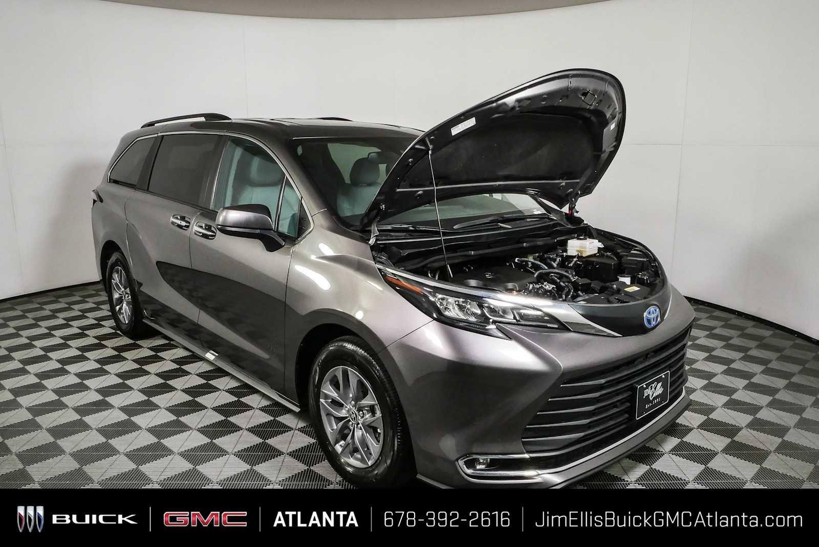 2024 Toyota Sienna XLE - Photo 36