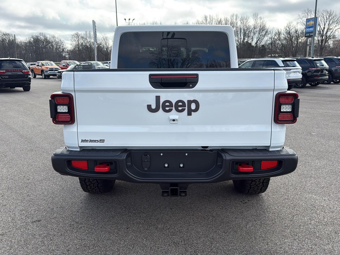 New 2026 Bright White Clear-Coat Exterior Paint Jeep Rubicon image 14
