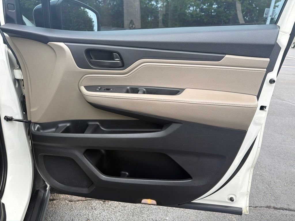 Used 2019 White Diamond Pearl Honda EX-L image 27