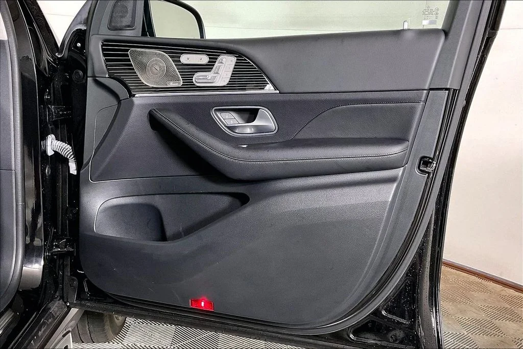 Used 2024 Black Mercedes-Benz GLE 350 image 23