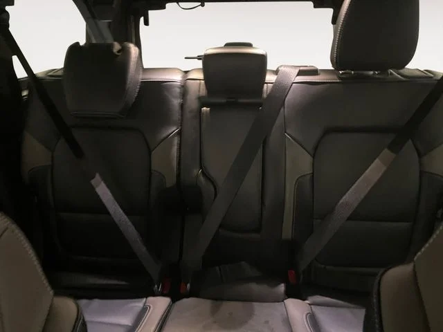 New 2025 Azure Gray Metallic Ford Outer Banks image 13