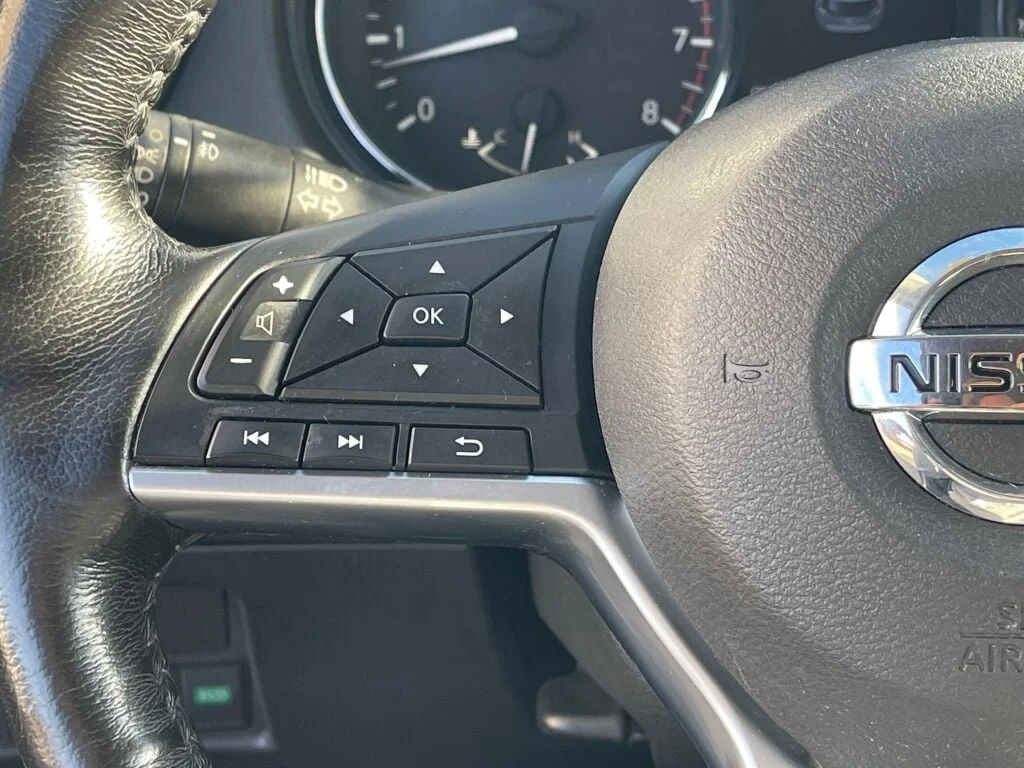 Used 2017 Brilliant Silver Nissan SV image 19