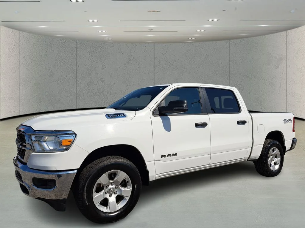 2024 RAM 1500 Big Horn/Lone Star 4x4 Crew Cab 5'7's photo