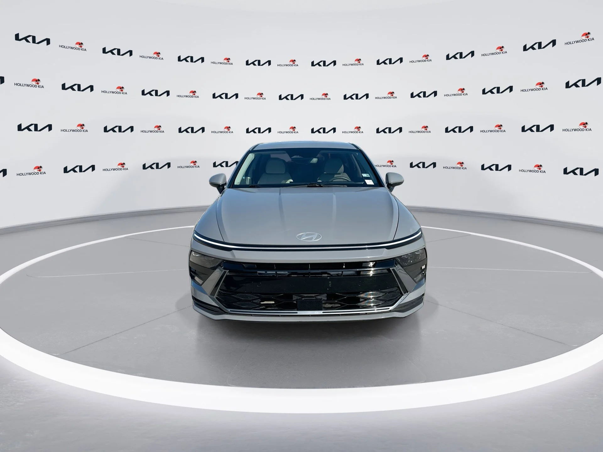 Used 2025 Transmission Blue Hyundai SE image 3