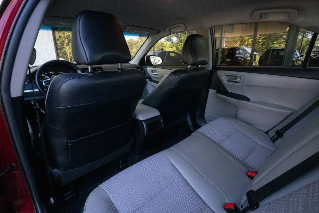 Used 2015 Red Toyota SE image 17