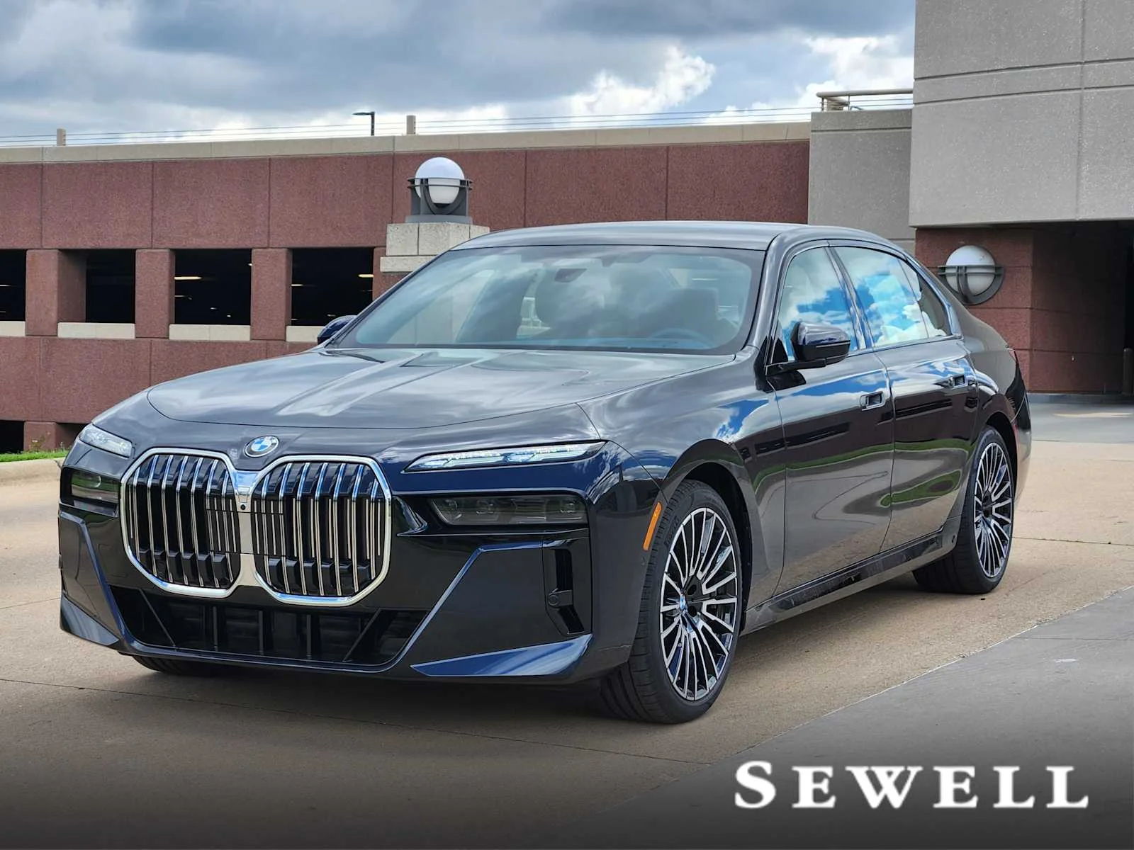 2025 BMW 7 Series 760i xDrive Sedan's photo