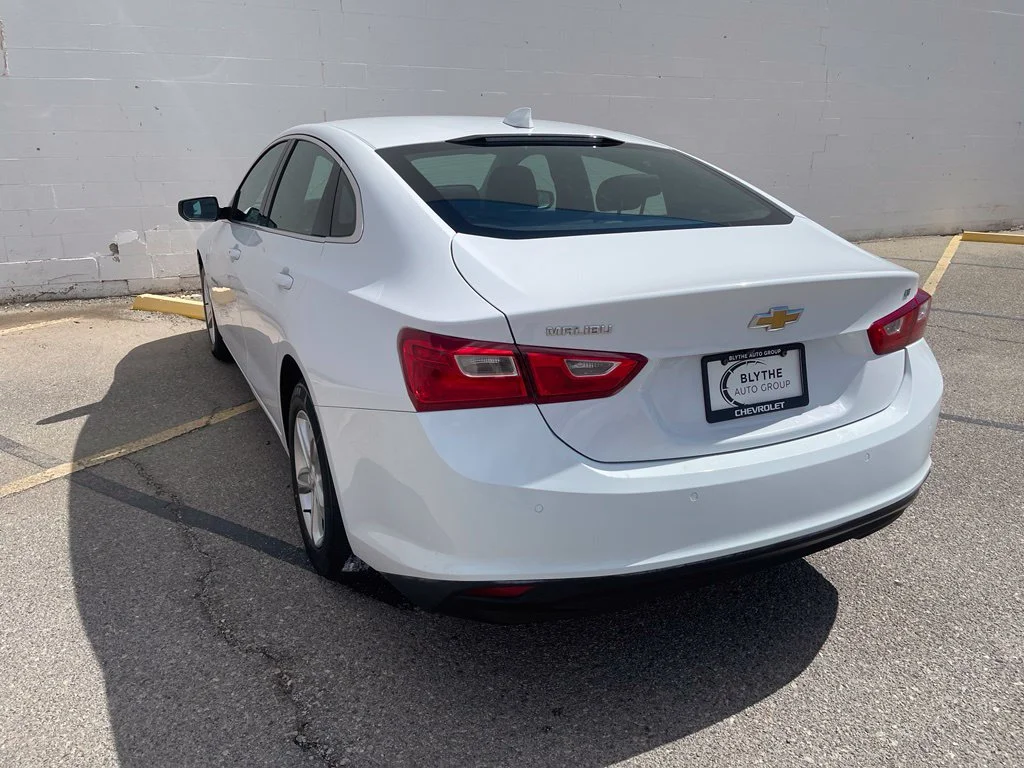 Used 2023 Summit White Chevrolet LT image 4