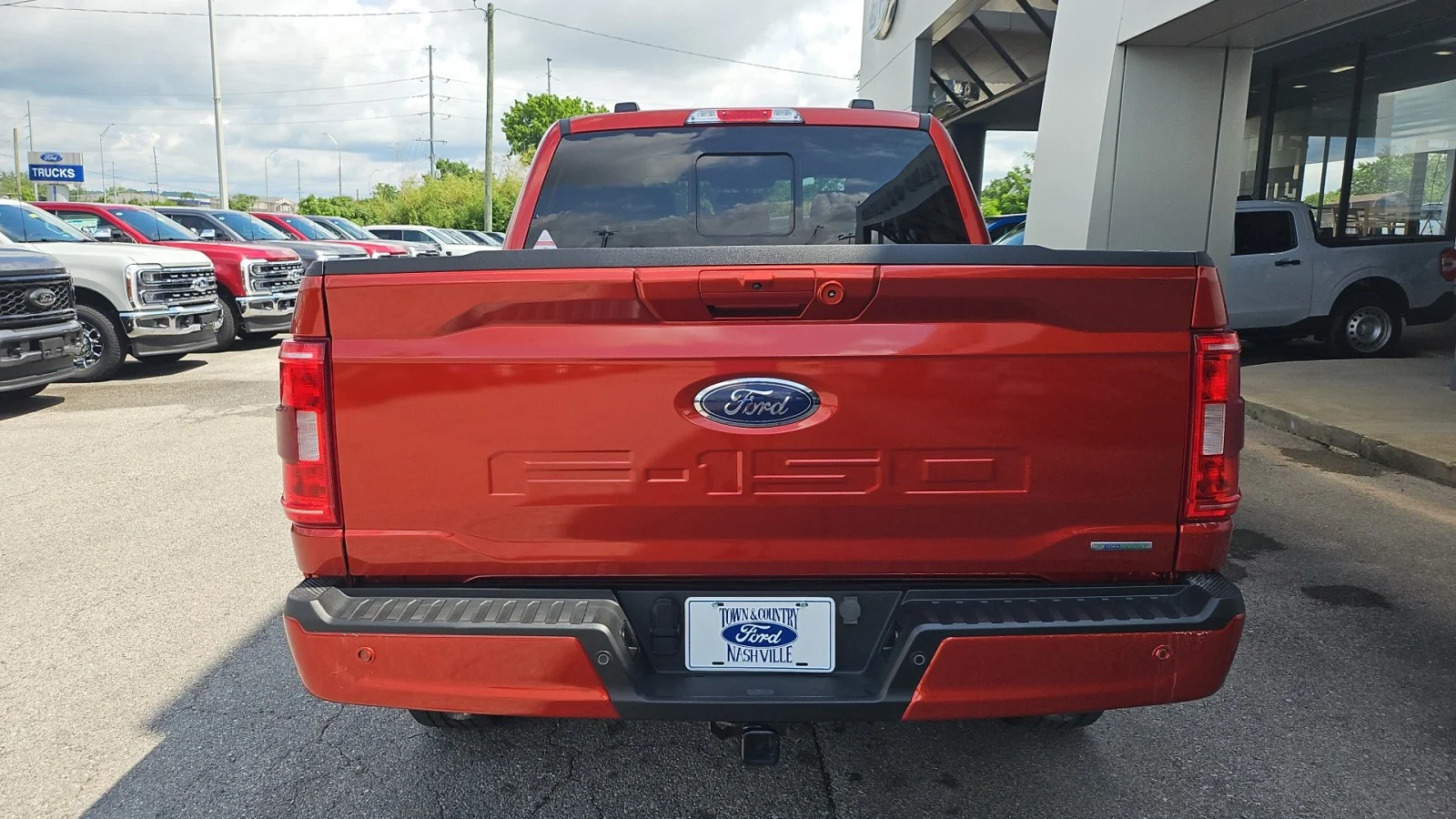 Used 2023 Red Ford XLT image 4