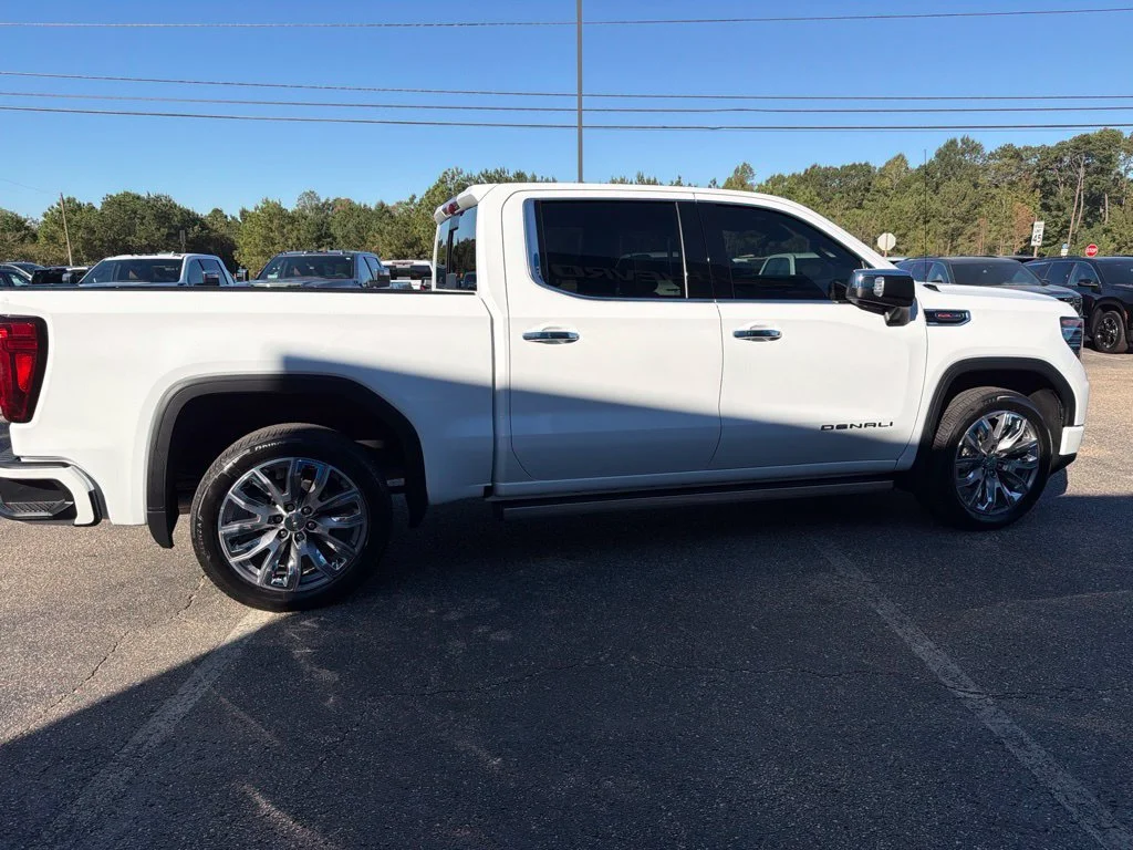 Used 2023 SUMMIT WHITE GMC Denali image 6