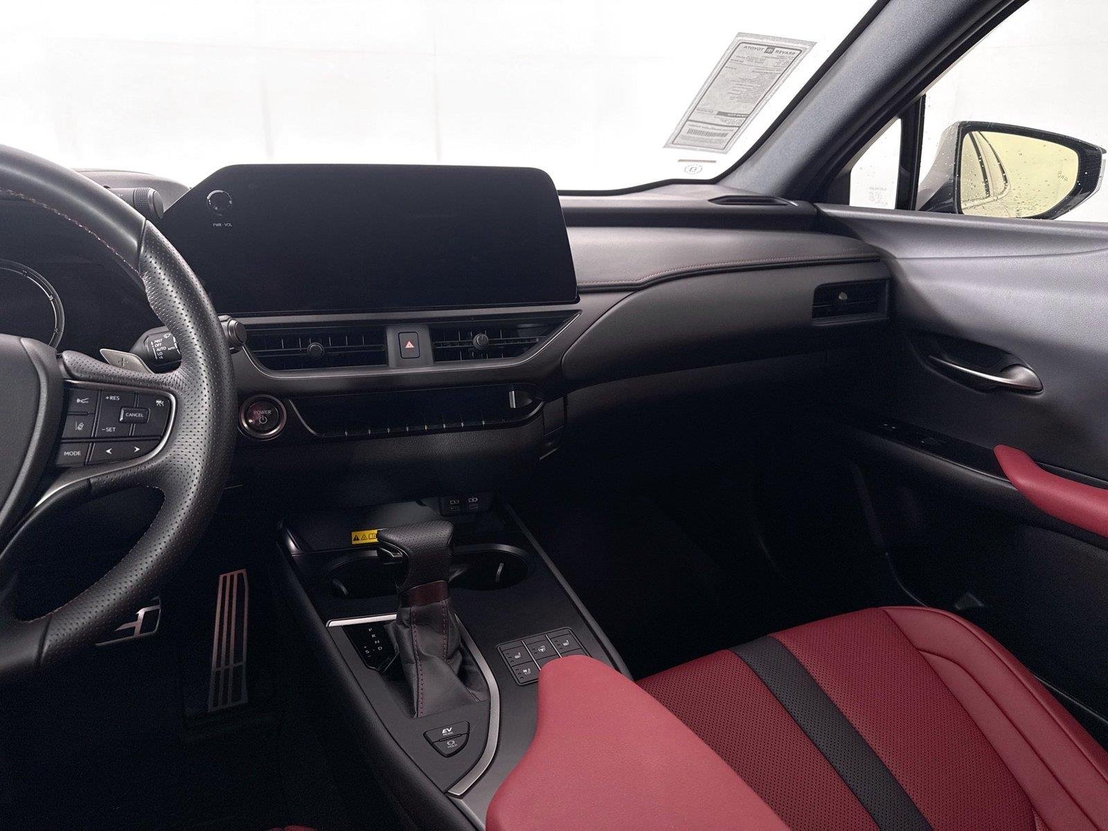 Used 2024 Iridium w/ Obsidian Roof Lexus UX 250h F SPORT Handling image 34