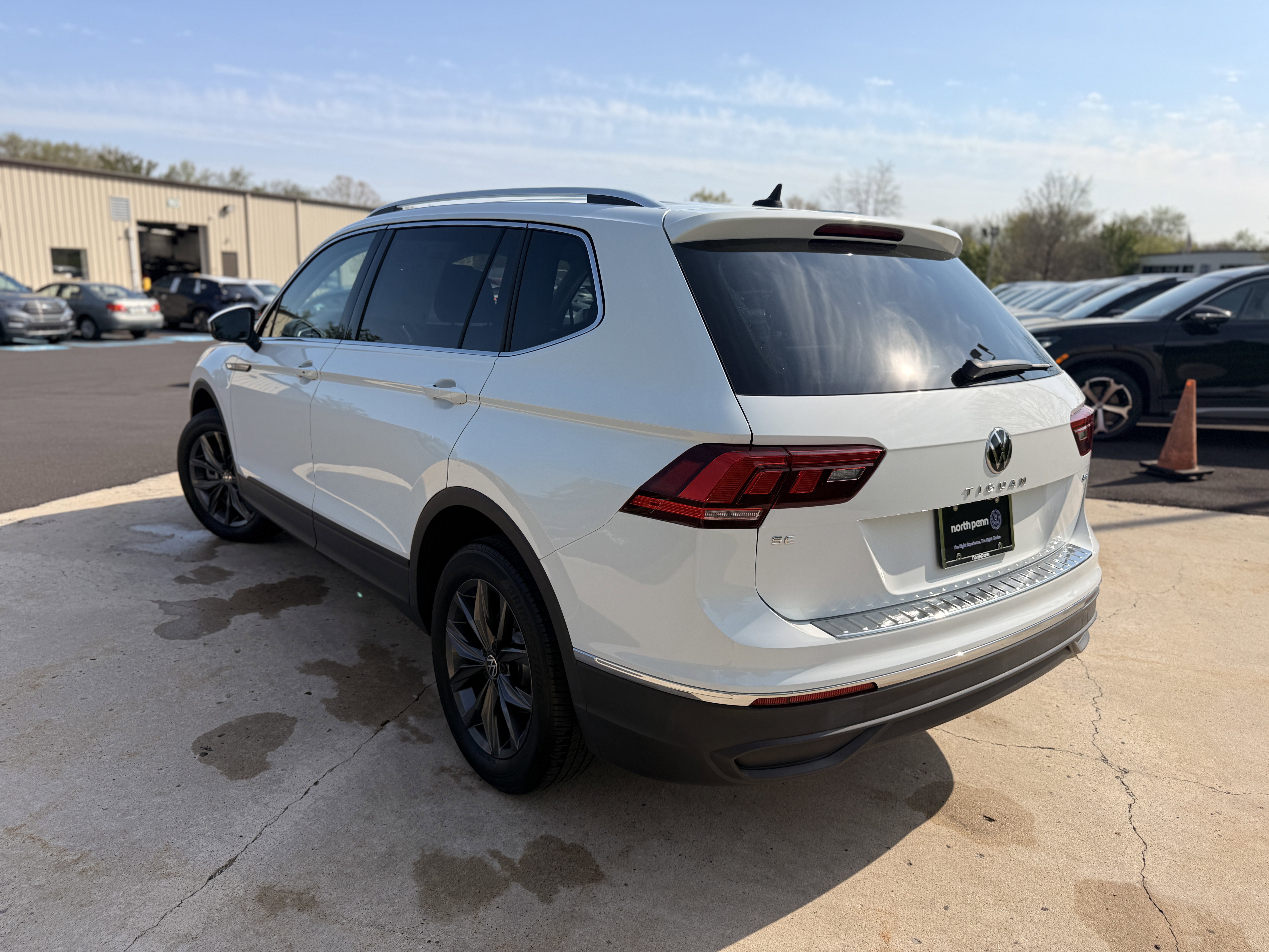 Used 2022  Volkswagen SE image 10