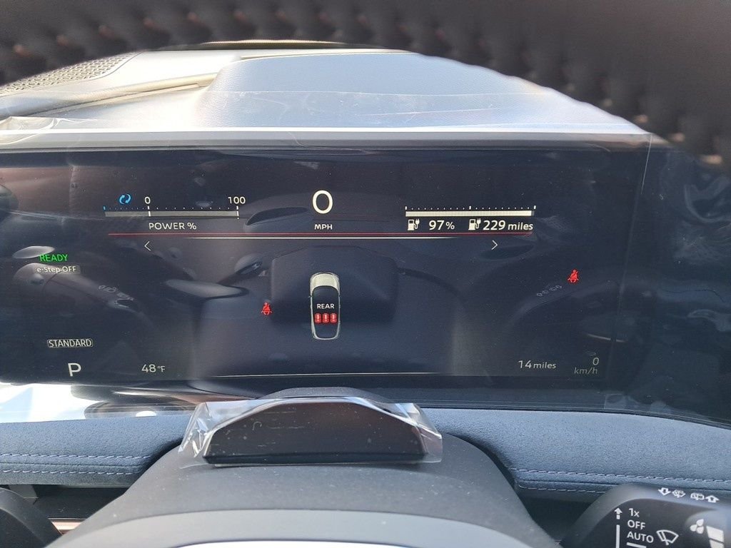 2025 Nissan ARIYA Platinum+ - Photo 16