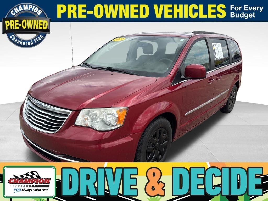 2012 Chrysler Town & Country Touring's photo