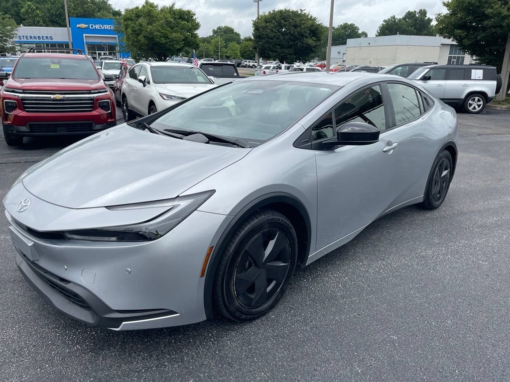 Used 2023 Gray Toyota LE image 3