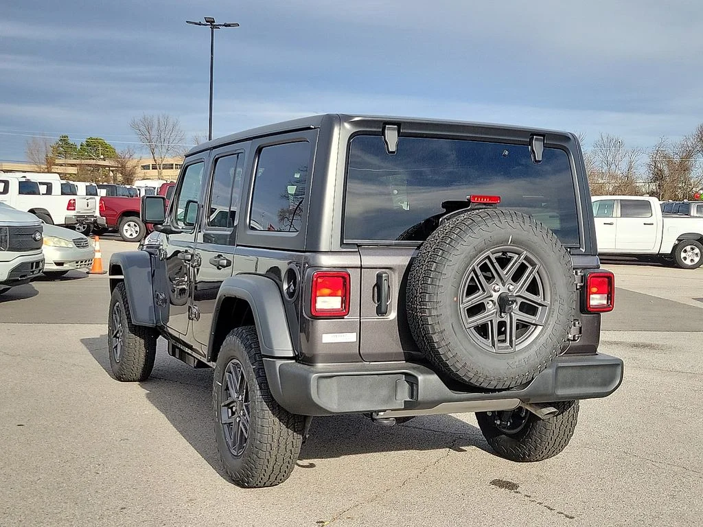 New 2026 Granite Crystal Metallic Clear-Coat Exterior Paint Jeep Sport S image 4