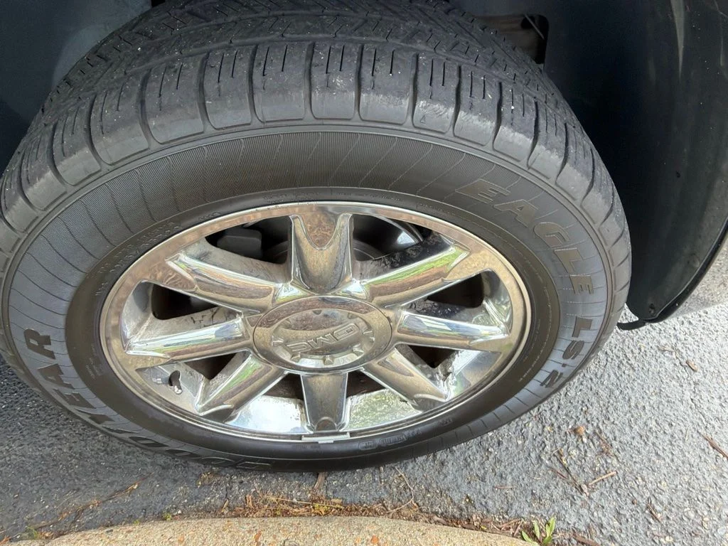 Used 2014 Black GMC Denali image 16