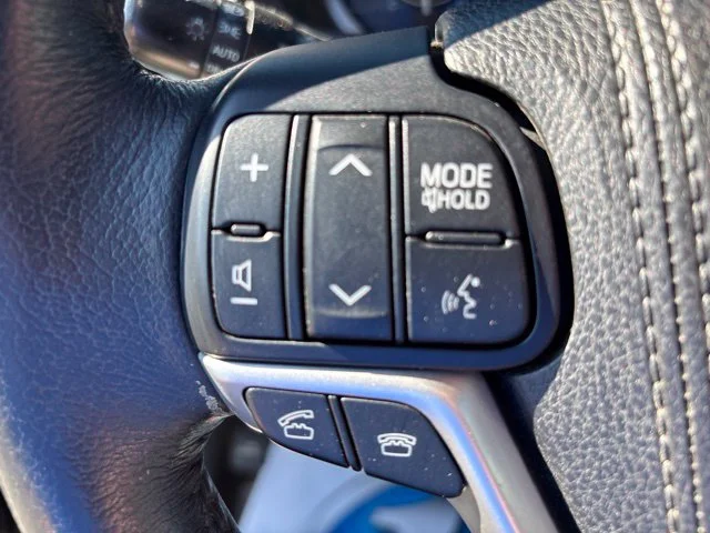 Used 2015 Black Toyota XLE image 20