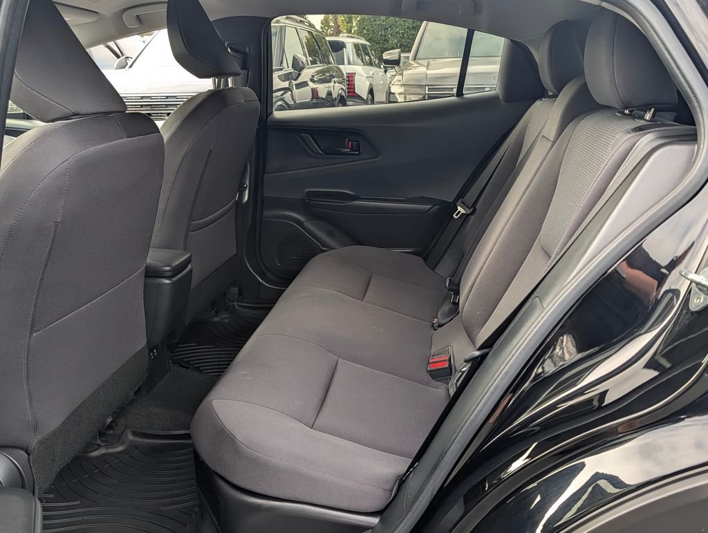 2024 Toyota Prius LE - Photo 12