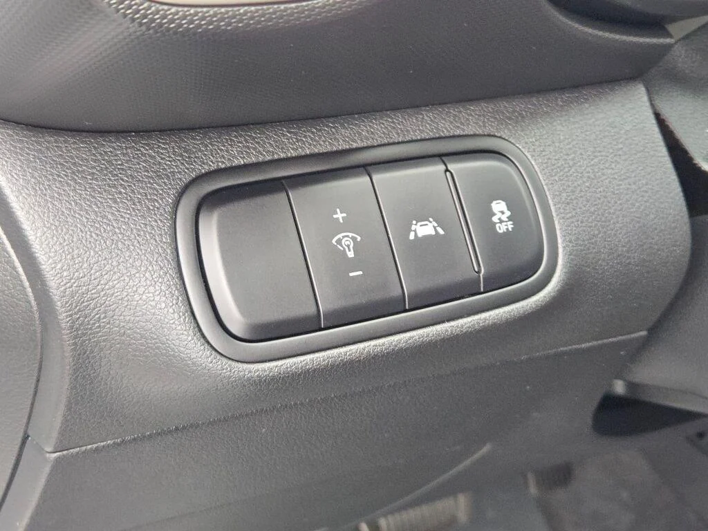 Used 2022 Ceramic White Hyundai SEL image 21