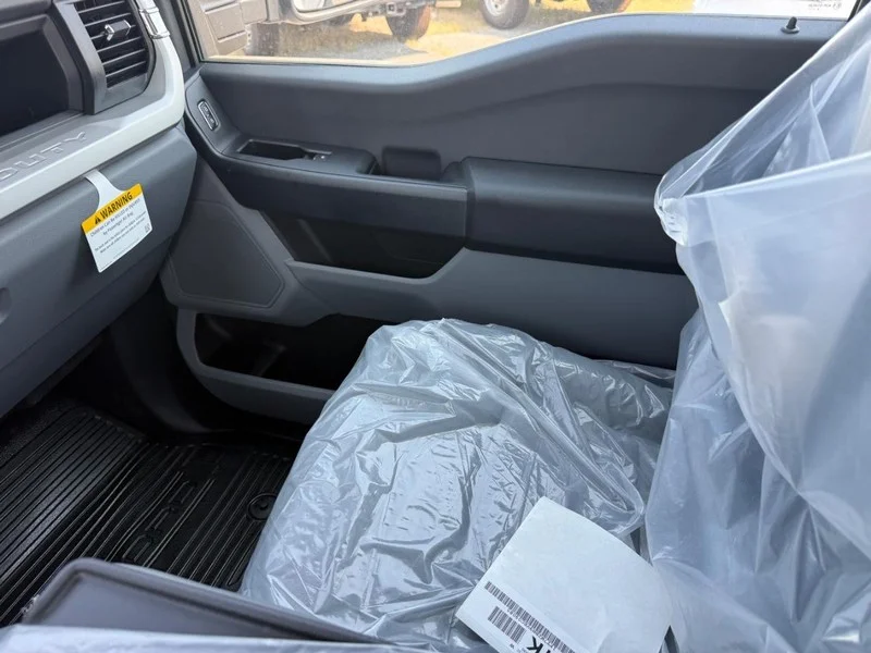 New 2027 Oxford White Ford XL 4WD Crew Cab 6.75