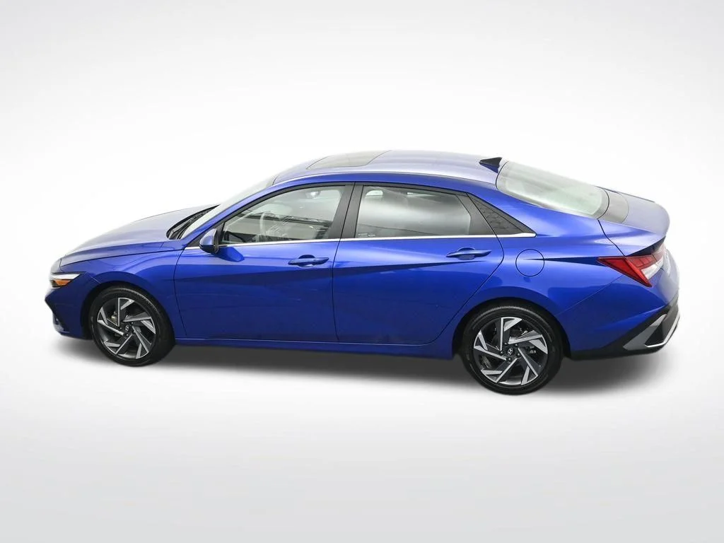 Used 2025 Blue Hyundai SEL Convenience image 28