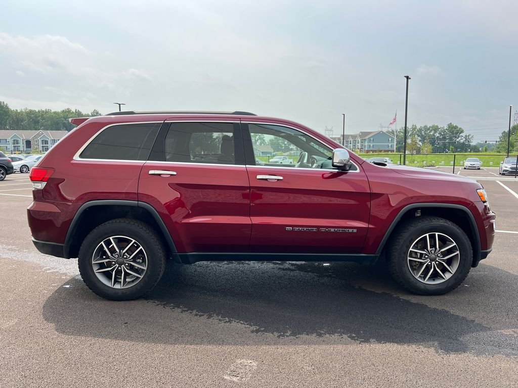 Used 2022 Red Jeep Limited image 9