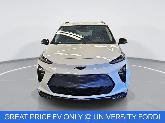 Used 2023 White Chevrolet LT image 8
