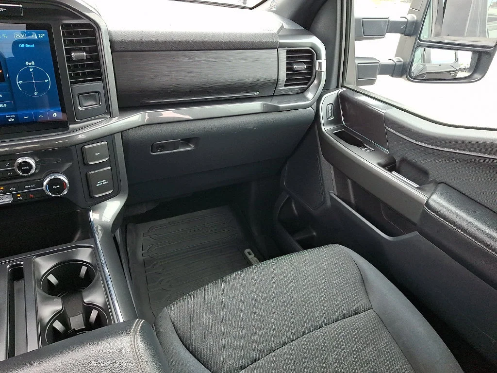 Used 2022 Agate Black Metallic Ford XLT image 17